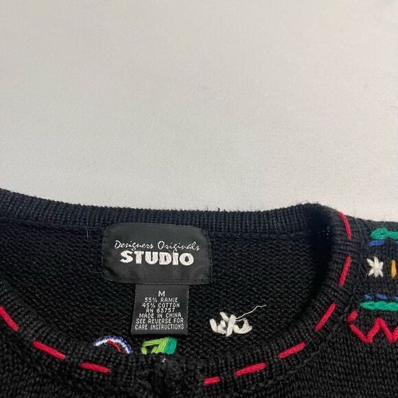 Designers Originals Studio Embroidered Christmas VTG Sweater Cardigan Sz Medium - Picture 5 of 9